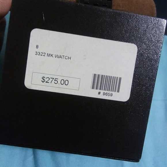 Mk watch only worn 3 times - Picture 4 of 4